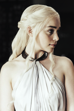 maximoffpjetro:  Daenerys Targaryen in 4.05 First of His Name 