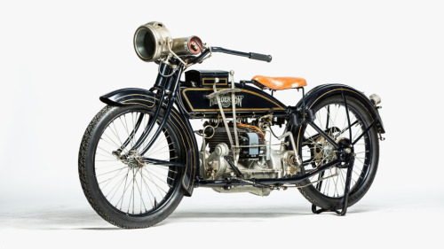 Porn steamxlove:Antique Motorcycles up for auction, photos