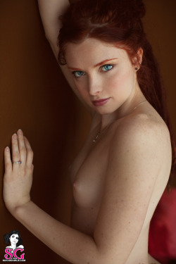 angelsandfreckles221:  Unknown redhead stunner
