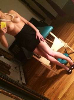 selfshotsfan:  ❤️‍ Visit to my Tumblr blog for more hot Selfshots (18+ only!) 