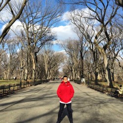 Exploring #CentralPark 🇳🇾   #newyork #travel #ootd #winter #park #red  (at Central Park)