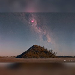 Carina over Lake Ballard #nasa #apod #greatcarinanebula #ngc3372 #starformation #stars #gas #dust #nebula #milkyway #galaxy #centralband #skyscape #mosaic #hill #lakeballard #westetnaustralia #australia #space #science #astronomy