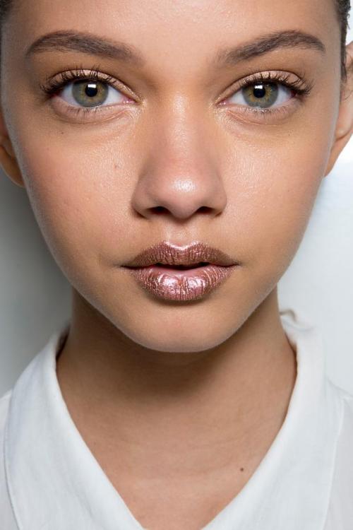 Sex sweet-wildfox:  Marina Nery backstage at pictures