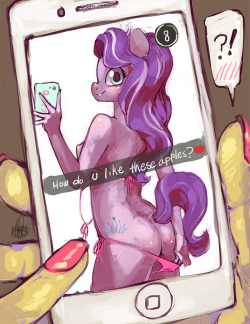 mon-petit-hae:  Applebloom and DT Snapchat.&ldquo;Oh a snap from Diamond! :3 &quot; (tap)&quot;W-WHAA?!&quot; ==================================== In a universe where DT and Applebloom grow up to be close friends and maybe a little more~ Did this for