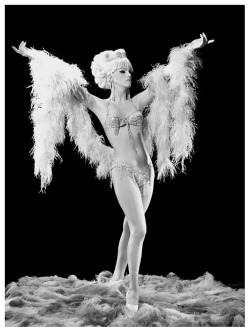 burleskateer:  DUDE LOOKS LIKE A LADY!  Moorish Stevens        During the 1960’s-era, Moorish was one of the most successful female impersonators working in Burlesque..   wow &lt;3
