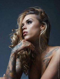 nullygrub:  sexyinkedfemales:  (via Don’t Be Ashamed Of These Tattoos, Girls)   Arabella Drummond 