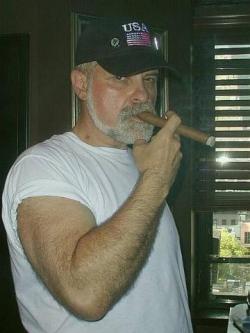 marlborocountry:  Cigar DADDY!