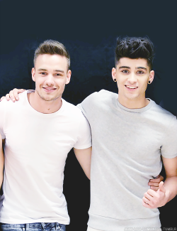  Ziam being really cute together. 