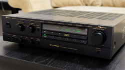 Nakamichi SR-3 Stereo Receiver by iamthejeff on Flickr.