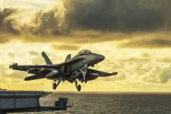 militaryarmament:  A United States Air Force Boeing EA-18G Growler taking off. 