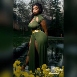 London @mslondoncross working the infamous green dress that started it all. #photographyeveryday #photosbyphelps #nip #green #fashion #covermodel #thighs #dmv #baltimore