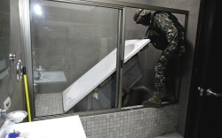 Vistale:  This Bathtub In The House Of Mexican Drug Lord Joaquin “Chapo” Guzman Leads