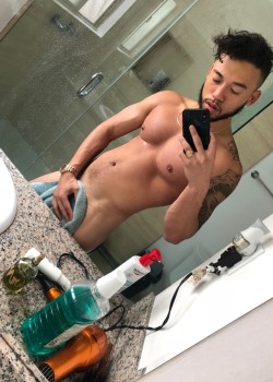 briannieh:That was a good shower 💦 Here in Los Angeles until Monday. I’m trying to find a good ramen spot in LA, any suggestions? 🍜 #briannieh