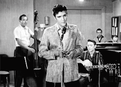simplyelvis:  The Great Performances: The Man and The Music Treat Me Nice, from “Jailhouse Rock.” 