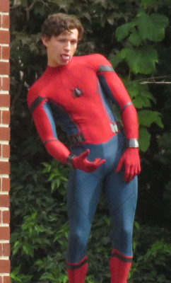 spideycentral: Tom Holland on the Spider-Man: Homecoming set in NYC