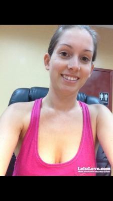 Tank top #cleavage :) http://www.lelulove.com Pic