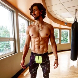   Oscar Alejandro Zuleta  | @o_zuleta  Fitness Inspiration, Personal Training &amp; Nutrition Plans   // Banana Lovers  [This and more HERE]