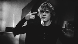 my-ugly-secrets:  My thoughts exactly…i don’t know why i’m posting this boy a lot, he just seems to have amazingly accurate gifs  Evan Peters.