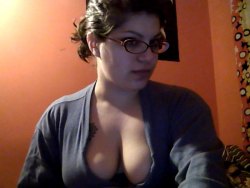 Hi Beautiful, Nice pic, sexy glasses, great boobs Submissions always appreciated Anon if you wish or promote your blog just let me know. submit your self visit and follow ucanjudge.tumblr.com