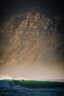 iamdanielgrebe:  Pure courage, faith and commitment.Sunset Reef, South Africa - ©Daniel Grebe