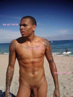 2sthboiz:  Chris Brown NAKED and caught on m/m sex tape 