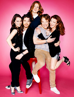 roselesliesource: Emilia Clarke, Richard Madden, Rose Leslie, Alfie Allen and Michelle Fairley photographed for TV Guide Magazine on July 20, 2012 on the TV Guide Magazine Yacht in San Diego (x)