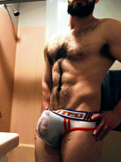 bulgeluvin:  stratisxx:  Arab bulge…. That needs to be stuffed into a tight hole…  Please pass the stuffing