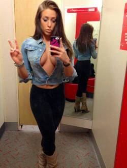 Submit your own changing room pictures now! Deuces &amp; Denim via /r/ChangingRooms http://ift.tt/1tivTqL