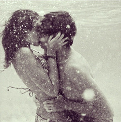 We-Are-Still-Young:  Kiss | Via Tumblr Bei @Weheartit.com – Http://Whrt.it/Zzzvee