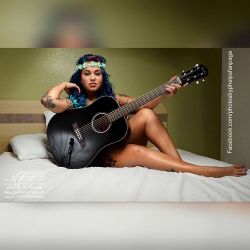 This was the photoset of DMT @dmtsweetpoison  I feel was what got her noticed at least from my perspective. #guitar #ink #Latina #tattoo #pierced  #honormycurves #lovemybody #thickness #bluehair #photosbyphelps #sultry #sexy #dmv #legs #published #covermo
