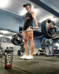 femalemuscletalk:This isn’t lifting for seniors, try it and you’ll see.