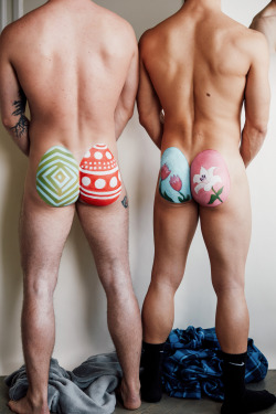 yrbff:  We Painted Guys’ Butts Like Easter Eggs And This Is What Happened Photography: Taylor Miller 