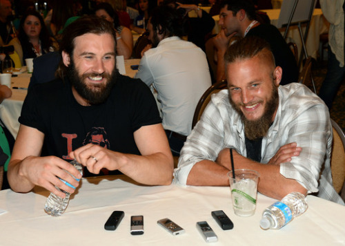 mansondust:  Cutest thing!  A sweet photo of Clive Standen & Travis Fimmel from Comic Con 2013 interview sessions.