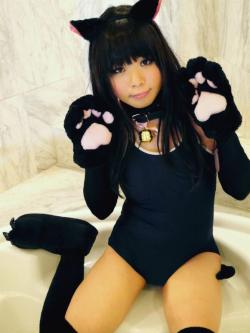 otokonoko-japanese-traps:  Since so many of you liked Rig’s last ‘cat’ picture here is one more of this gorgeous Japanese crossdresser cutie … 