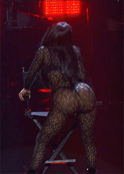 Nicki minaj is a bimbo who clearly learnt how to use her body to make some good monies&hellip;