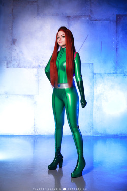 medomls:  PolliGulina  in Totally Spies Sam Latex Cosplay in catsuit from AnatomicLatex. Photo by vk.com/foto_khangin 