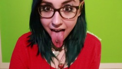 themissarcana:How about some mouth and tongue fetish in your life? How fun is that! Yeah there’s even a video 