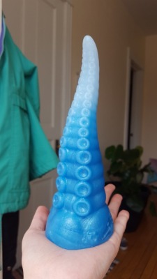 britney-k:  britney-k:  i got a bad dragon tentacle !!!!!!!!!!!!  ✨watch me use this✨