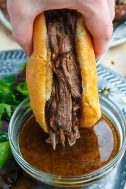 guardians-of-the-food:  Slow Cooker Roast Beef French Dip Sandwiches 