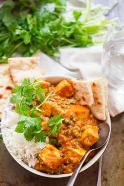 foodffs:  Pan fried tofu and tender black lentils are simmered in spicy tomato sauce with creamy dairy-free yogurt to make this flavorful Indian-inspired vegan curry.Follow for recipesGet your FoodFfs stuff here