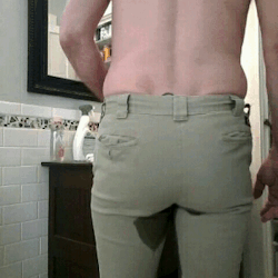 ipmypantz:I couldn’t bring myself to lift up the lid so i went in my pants.