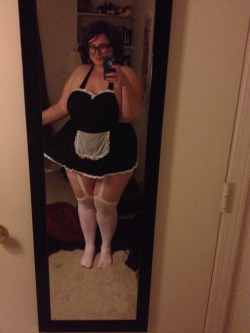 MarvelGirl shows off her french maid uniform