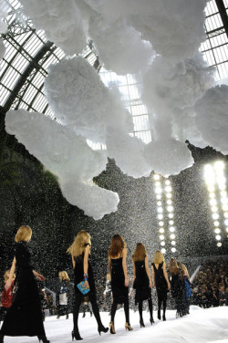 floraspice:  finale at Chanel Fall/Winter 2007 | PFW 
