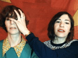 shtims:    Is this bothering you?  Somebody user Carrie Brownstein asks some questions you might have about the new version 
