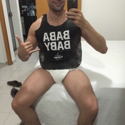 peepantsx:  Adult Size Bib #brazil #babababy #diaperlover #abdl  Sexy, sexy man!