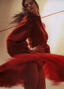 labsinthe:“Rouge péché” Isabeli Fontana photographed by Glen Luchford for Vogue Paris 2003/2004