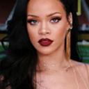 fuckyeahrihanna:  Rihanna - Diamonds (2013 AMAs) 
