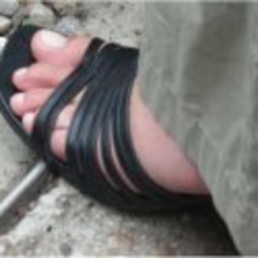 amateurfootbrats:  Awesome feet great foot job luv it ; )