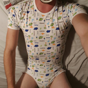diaperboyares:  Since yesterday I have 800 followers. In order to celebrate that, here is my first ever video :O   HOT!
