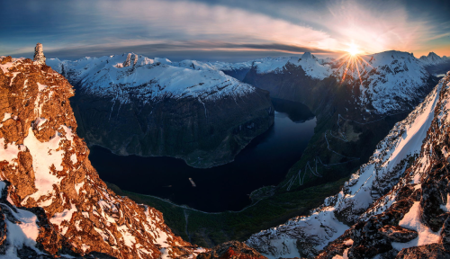 atraversso:  To Heaven or Hell  by Max Rive  